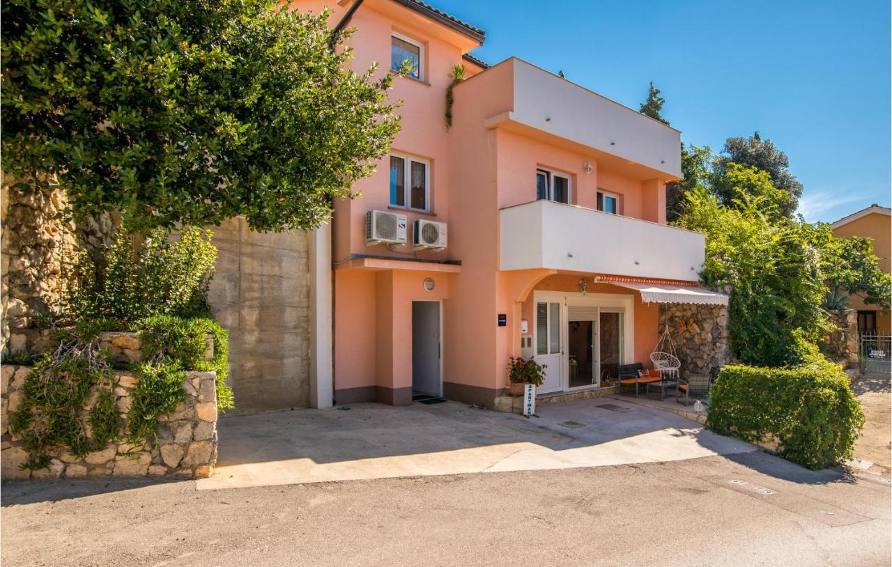 Nice Apartment In Stara Baska With Kitchen エクステリア 写真