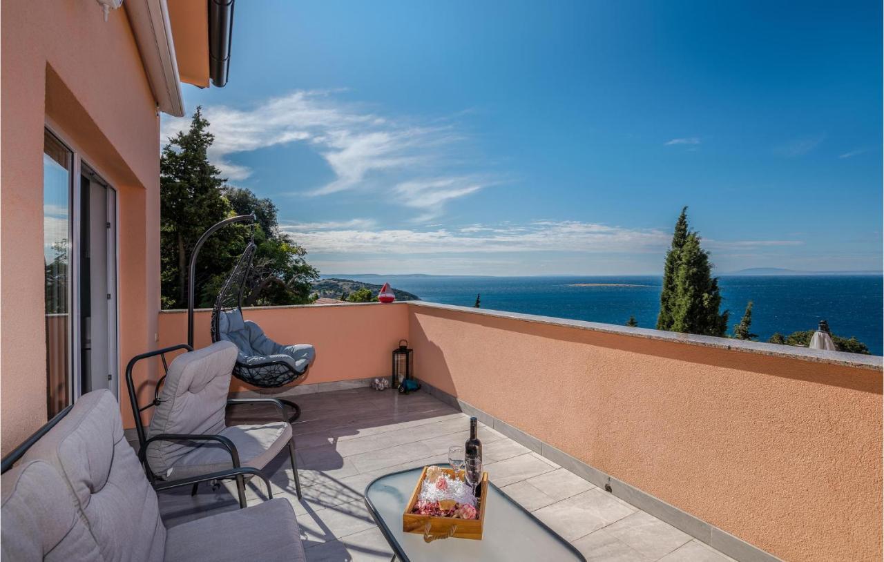 Nice Apartment In Stara Baska With Kitchen エクステリア 写真