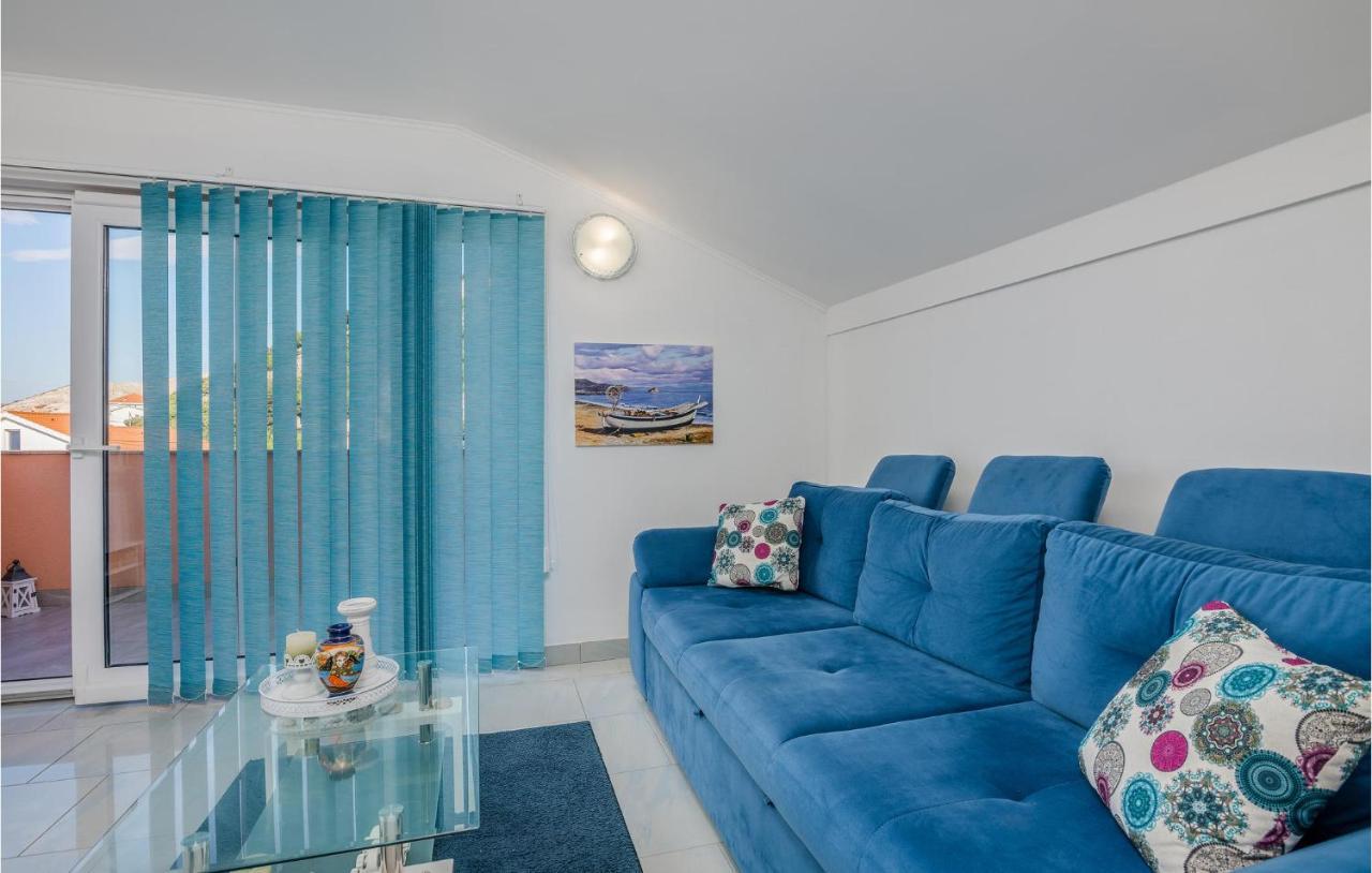 Nice Apartment In Stara Baska With Kitchen エクステリア 写真